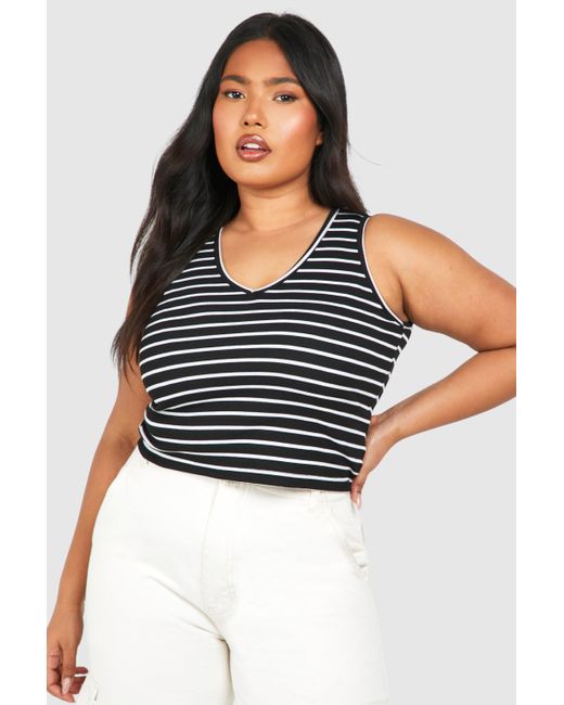 Plus V Neck Stripe Vest Boohoo de color Black