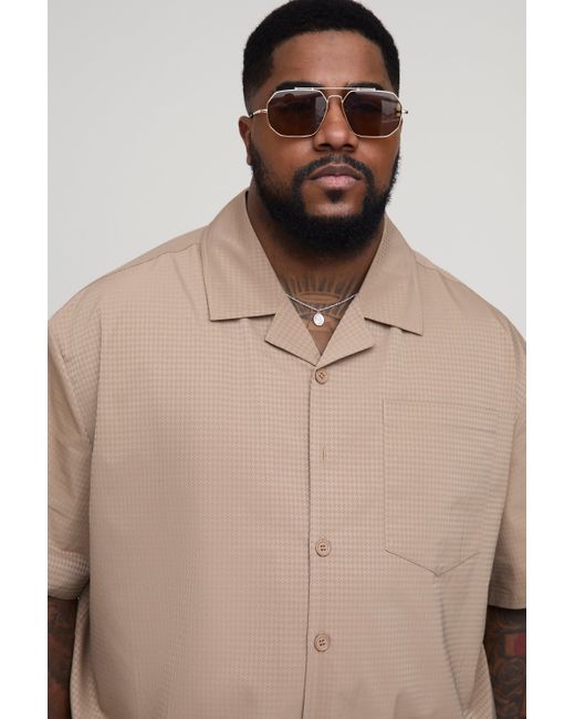 BoohooMAN Plus kastiges Oversize Jacquard-Hemd aus Satin in Natural für Herren