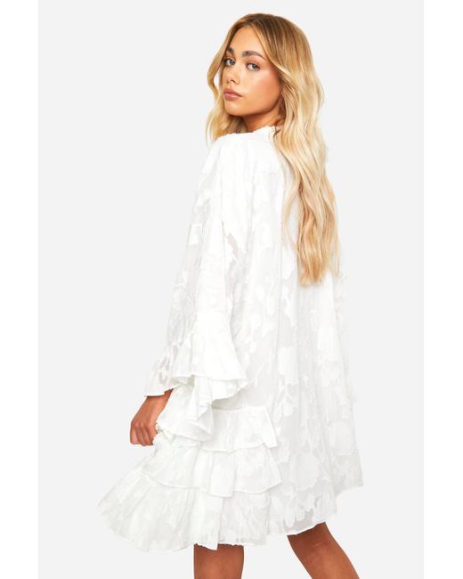 Textured Floral Ruffle Detail Smock Mini Dress Boohoo de color White