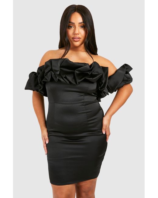 Plus Premium Satin Off Shoulder Mini Dress Boohoo de color Black