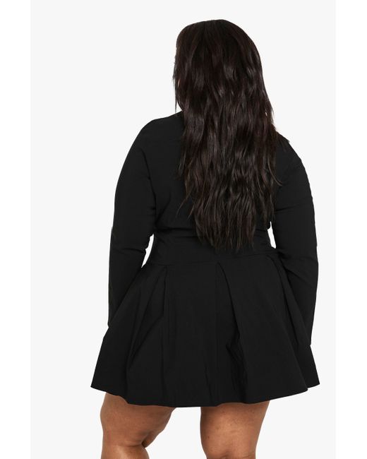 Vestido Plus De Manga Larga Estilo Corsé Escotado Plisado Boohoo de color Black