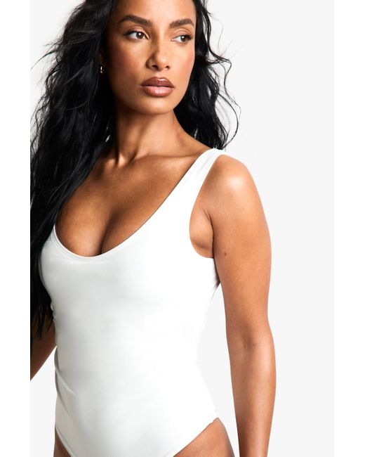 Bañador Essentials Fruncido Con Control De Barriga Boohoo de color White