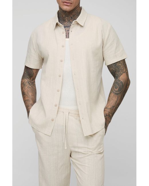 BoohooMAN Tall kurzärmliges Leinen-Hemd in Natural für Herren