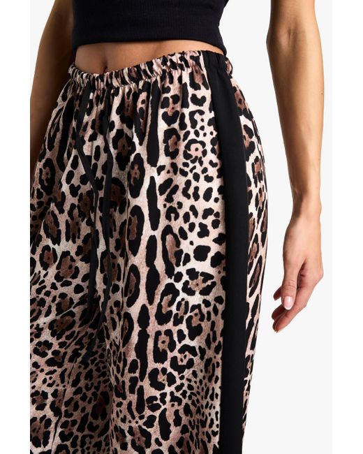 Pantalón Tall Ancho De Leopardo Con Línea Lateral Y Cordón Elástico Boohoo de color Black