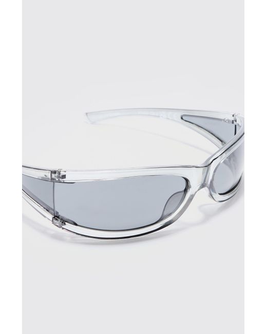 Wrap Visor Sunglasses In Grey Boohoo de color White