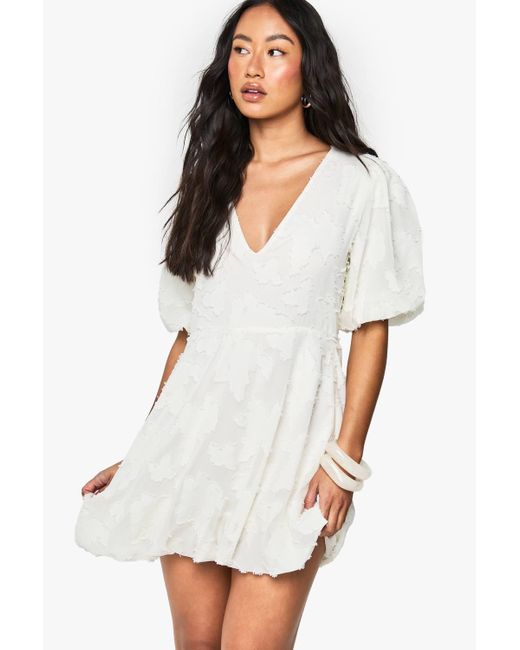 boohoo white dress Premium High Neck lace Structured Mini The maxi length offers an elegant drape that works brilliantly for garden parties or weekend brunches Ivory boohoo Petite Linen Look