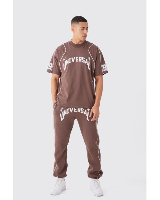 BoohooMAN Oversized Extended Neck Universal Graphic T-shirt And Jogger in Brown für Herren