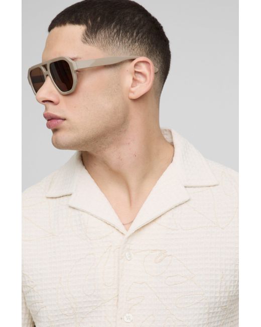 Camisa Regular De Tela Gofre Con Bordado De Cuerda Boohoo de color White
