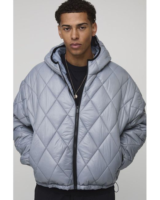 Oversized Boxy High Sheen Diamond Quilted Hooded Funnel Puffer Jacket Boohoo de color Gray