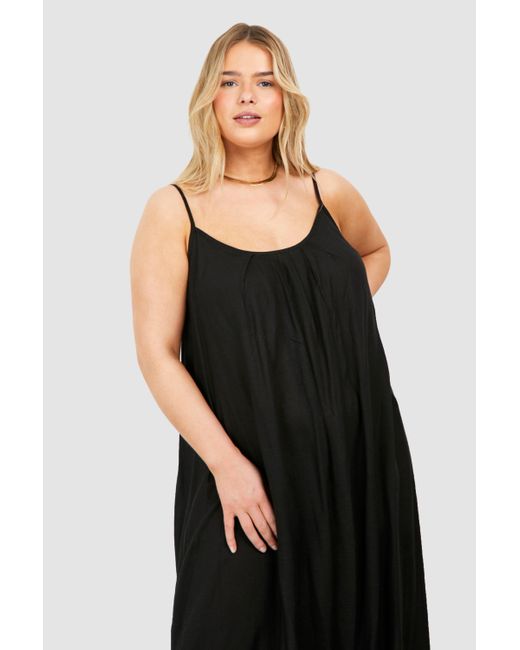 Plus Linen Look Pleated Maxi Dress Boohoo de color Black