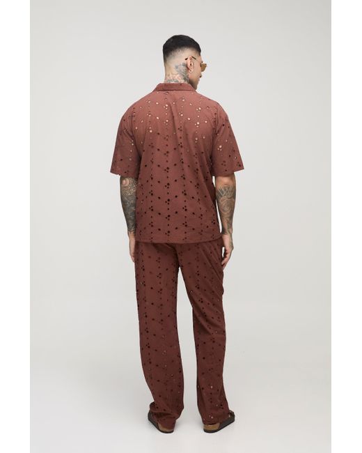 BoohooMAN Tall Oversize Lochmuster-Hemd & Hose in Red für Herren