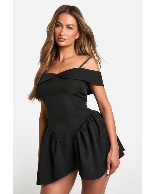 Bandeau Tailored Full Skirt Mini Dress Boohoo de color Black
