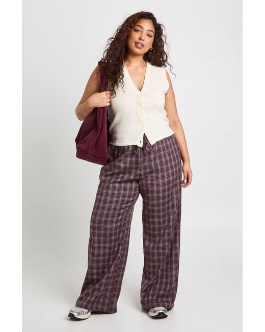 Boohoo White Plus Lightweight Button Through Waistcoat