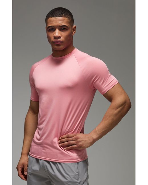 BoohooMAN Man Active Lightweight Essentials Gym Raglan T-Shirt in Pink für Herren