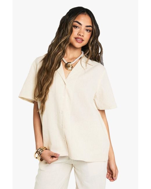 Camisa Oversize De Manga Corta Con Estampado Resort Boohoo de color Natural