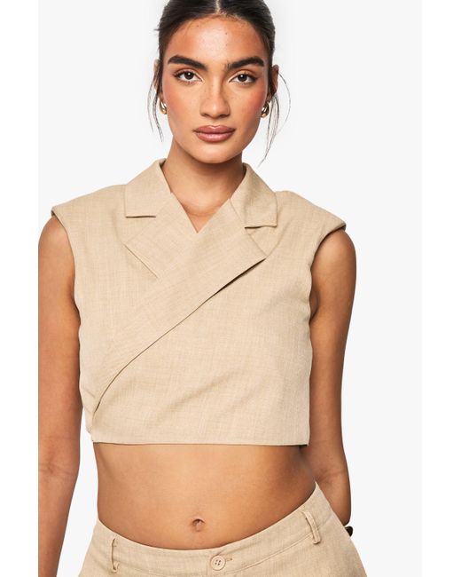 Chaleco Efecto Lino Con Hombreras Boohoo de color Natural