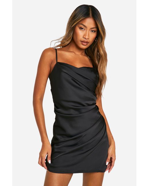 Satin Draped Mini Slip Dress Boohoo de color Black