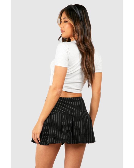 Pinstripe Crepe Bow Detail Mini Skirt Boohoo de color Black