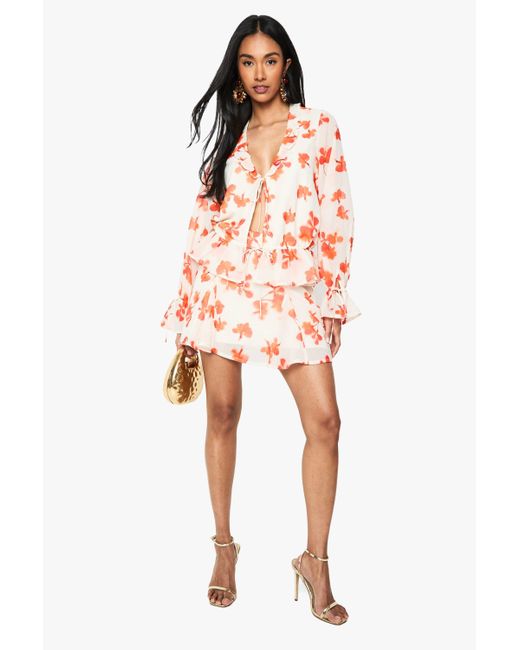 Minifalda De Chifón Godet Con Estampado De Flores Boohoo de color Red