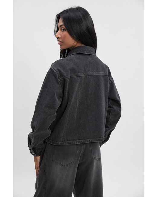 Collared Denim Jacket Boohoo de color Black