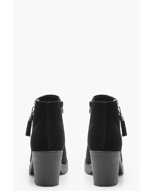 boohoo chunky heel chelsea boot