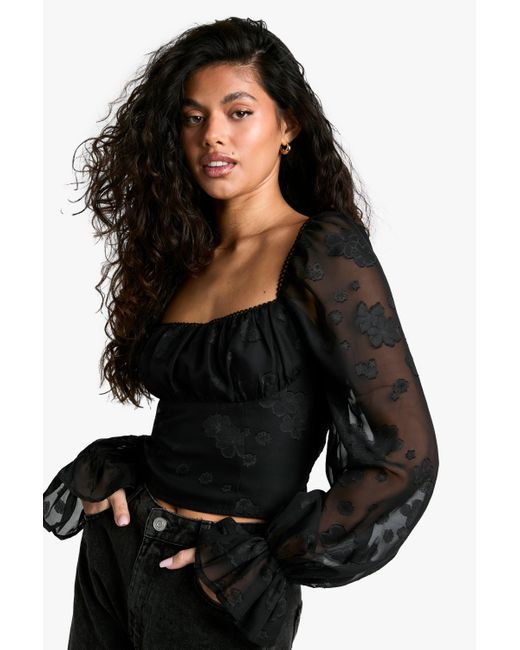 Top Estilo Mesonera En Tela Desgastada Con Mangas Abullonadas Boohoo de color Black