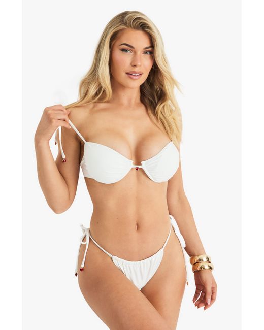 Top De Biquini Premium Con Aros Y Ribete De Corazón Para Novia Boohoo de color White