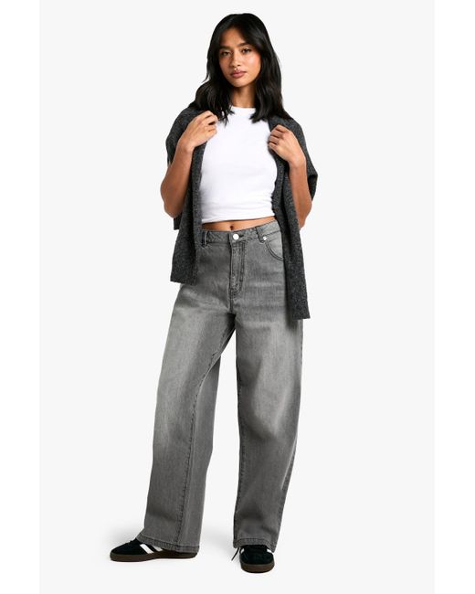 Vaqueros Petite Básicos De Pernera Recta Boohoo de color Gray