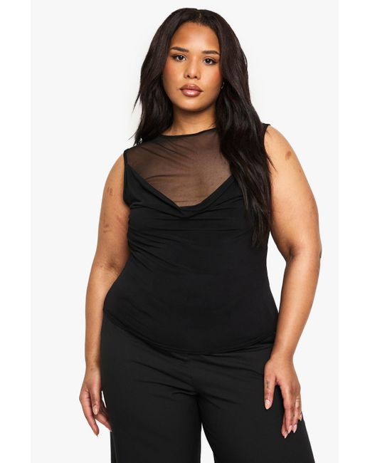 Top Plus Con Escote Plisado E Inserción De Malla Boohoo de color Black