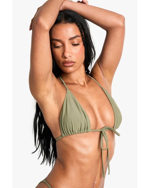 Top De Biquini De Triángulo Essentials Con Atadura Frontal Boohoo de color Green