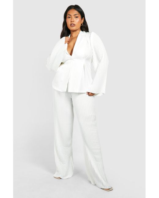 Plus Pleated Wide Leg Tailored Trousers Boohoo de color White