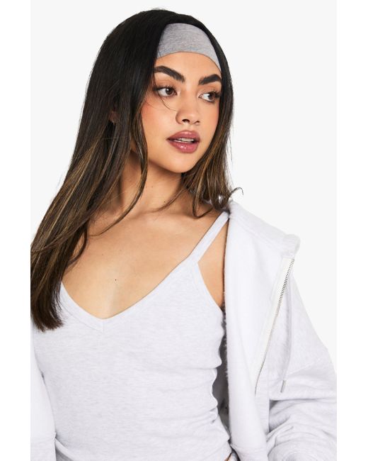 Chándal De 3 Piezas De Canalé Con Capucha Y Top Sin Mangas Con Escote De Pico Boohoo de color White