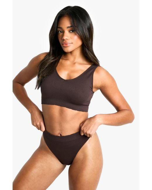 Braguita De Biquini De Canalé Con Filo Festoneado Boohoo de color Black
