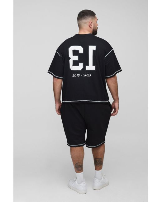 Conjunto Plus De Pantalón Corto Y Camiseta Oversize Recta Con Aplique 13 Boohoo de color Black