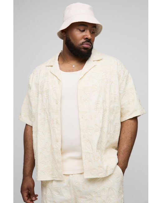 BoohooMAN Plus Oversize Twill-Hemd mit Applikation in Natural für Herren