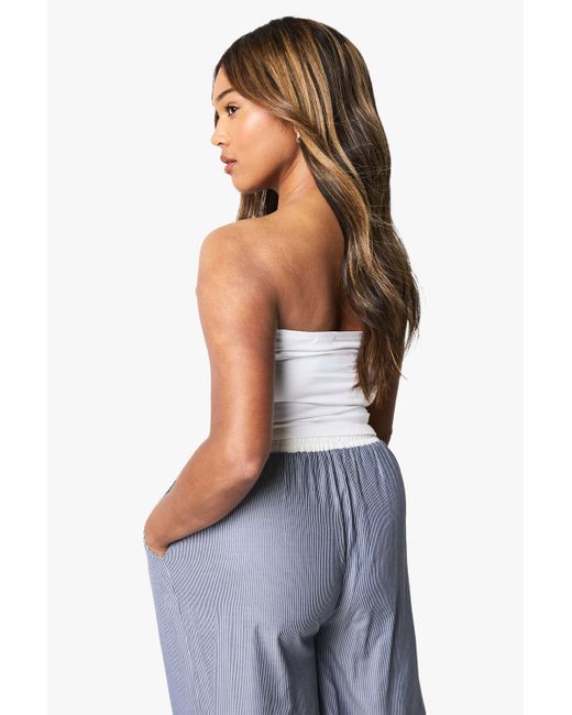 Top Plus Largo Palabra De Honor Basics De Boohoo de color White