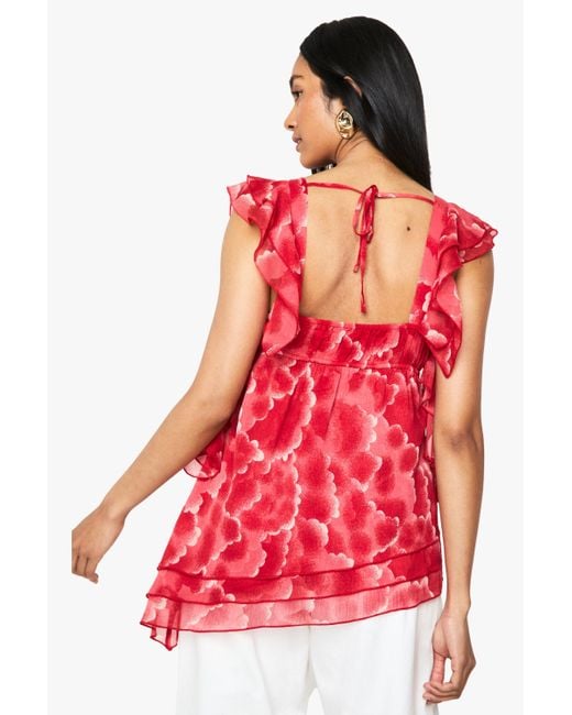 Blusa De Chifón Asimétrica Con Volante Y Estampado De Flores Boohoo de color Red