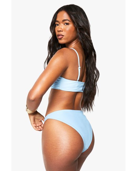 Braguita De Biquini Essentials Con Pico Frontal Boohoo de color Blue