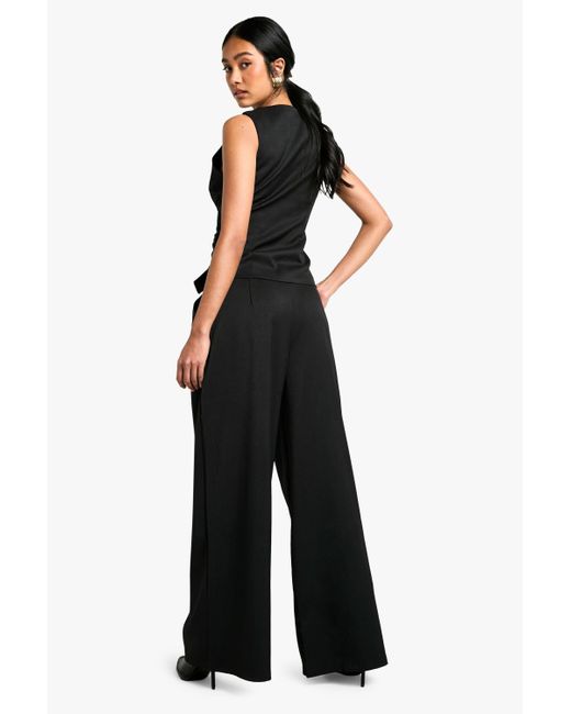 Pantalón Entallado Recto Plisado Boohoo de color Black