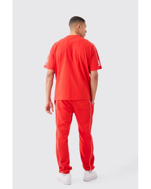 BoohooMAN Oversized Extended Neck Universal Graphic T-shirt And Jogger in Red für Herren