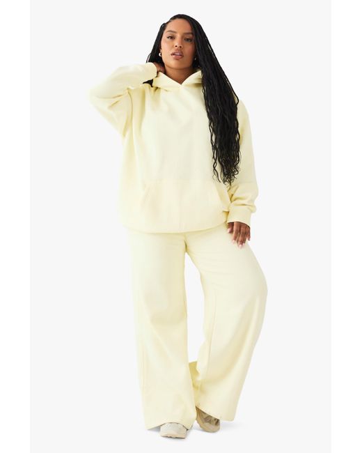 Pantalón Deportivo Plus De Pernera Recta Con Bordado Dsgn Studio Boohoo de color Yellow