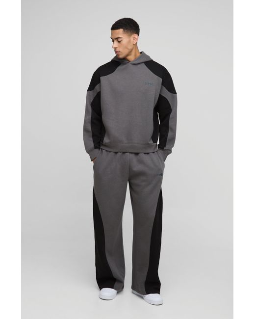 BoohooMAN Kastiger Oversize Man Trainingsanzug mit Naht-Detail und Kapuze in Black für Herren