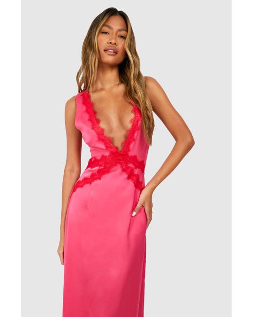 Contrast Lace Midaxi Dress Boohoo de color Pink