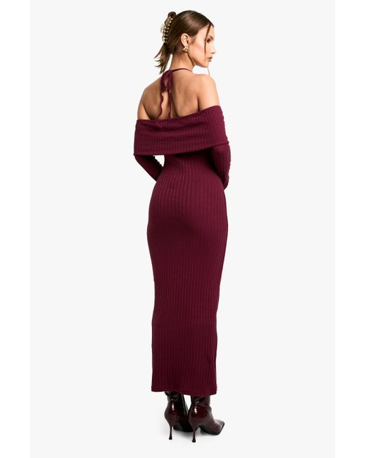 Vestido Midaxi De Canalé Ancho Con Escote Bardot Y Atadura Boohoo de color Red