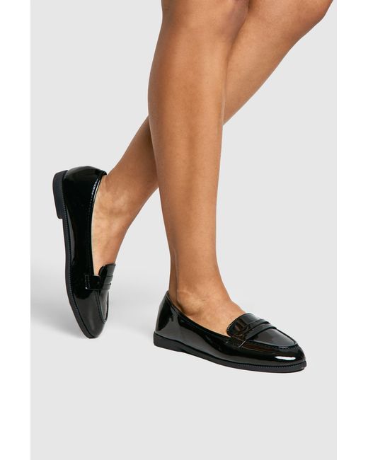 Boohoo White Round Toe Basic Loafers