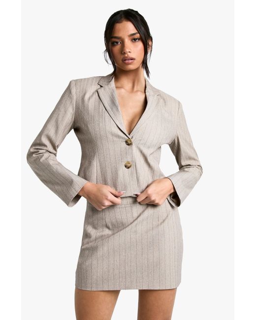 Minifalda Entallada Con Raya Diplomática Boohoo de color Natural
