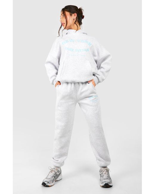 Petite New York Embroidered Tracksuit Boohoo de color White