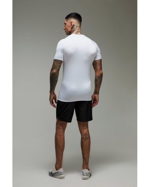 Camiseta Tall Man Active Ligera De Ranglán Ajustada Al Músculo Con Estampado Essentials Boohoo de color Gray