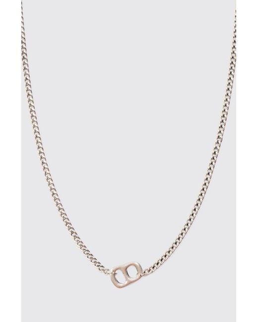 Chain Detail Pendant Necklace In Silver Boohoo de color White