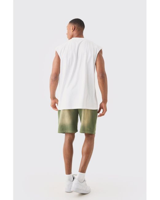 BoohooMAN Green Relaxed Spray Wash Short for men